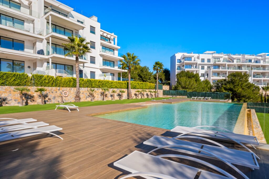 Apartment w Las Colinas Golf - oferta MLSC2840257