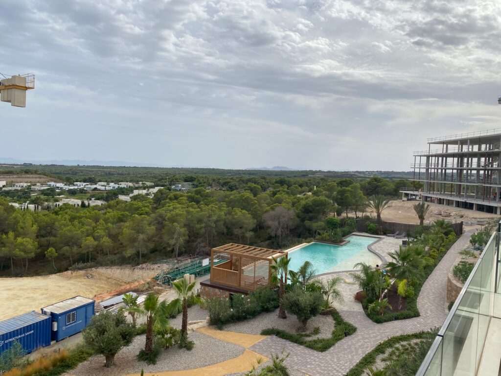 Apartment w Las Colinas Golf - oferta MLSC7312641