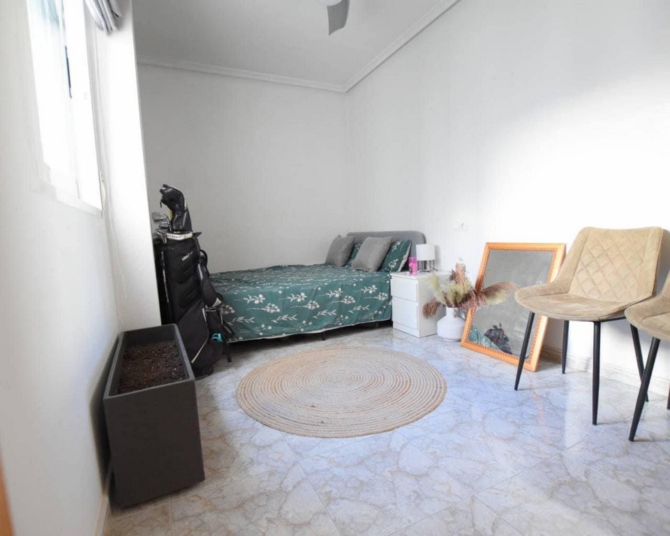 Apartment w Los Montesinos - oferta MLSC4664748