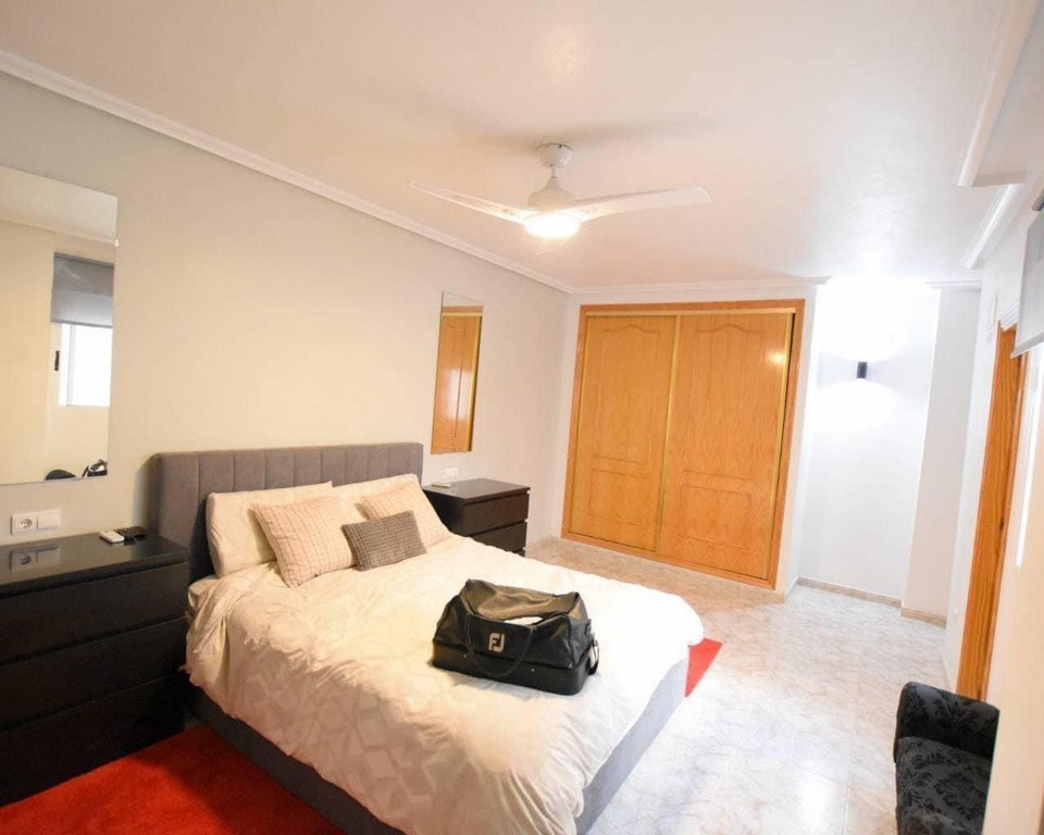 Apartment w Los Montesinos - oferta MLSC4664748