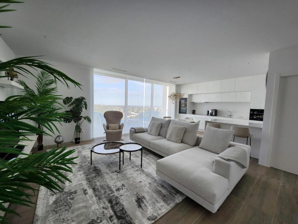 Apartment Penthouse w Las Colinas Golf - oferta MLSC3355255
