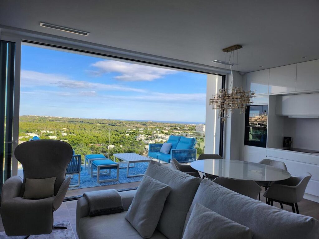 Apartment Penthouse w Las Colinas Golf - oferta MLSC3355255
