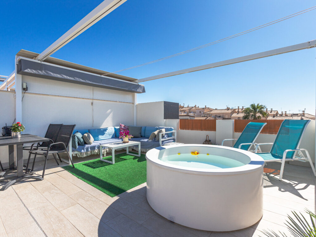 Bungalow w Los Altos - oferta MLSC5144971