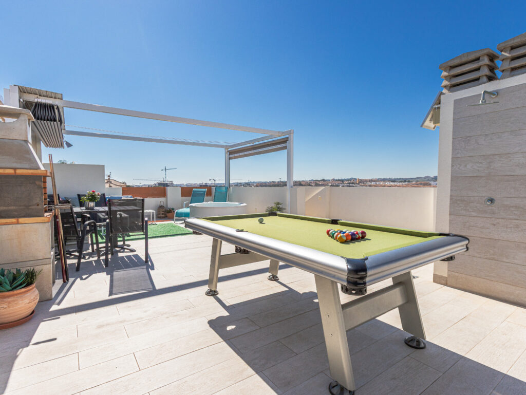 Bungalow w Los Altos - oferta MLSC5144971