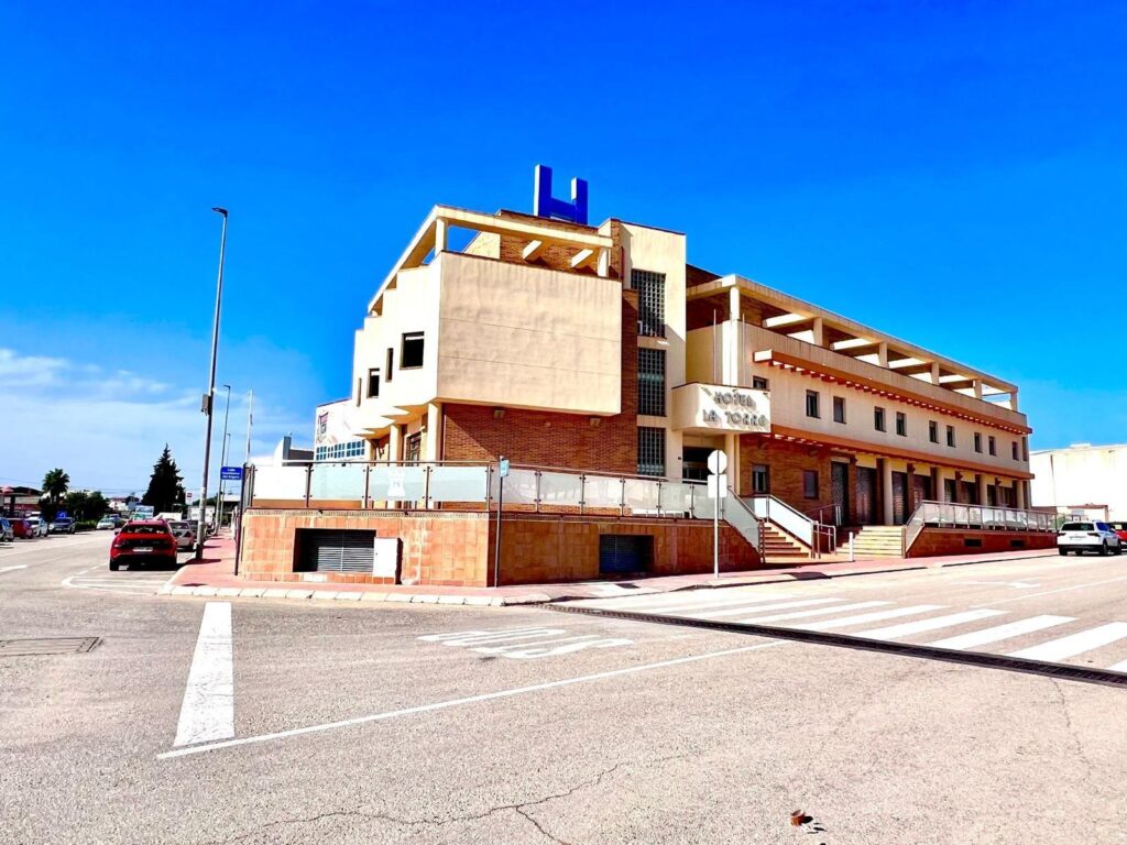 Commercial w Los Montesinos - oferta MLSC3756649