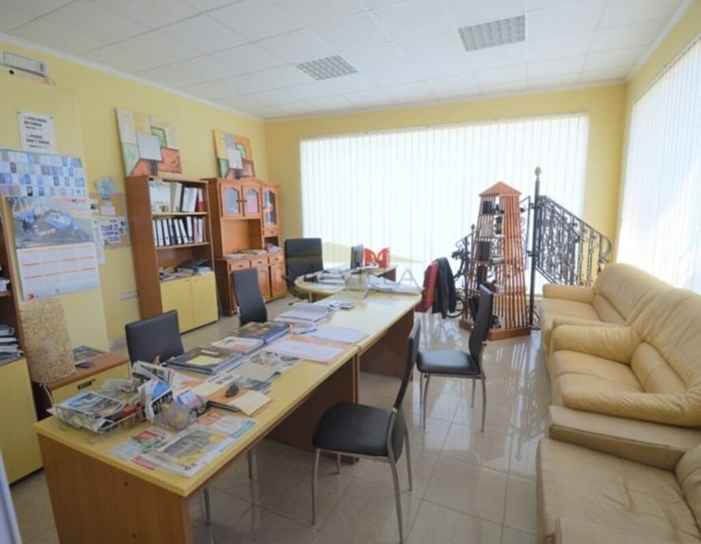 Commercial w San Miguel de Salinas - oferta MLSC6904128