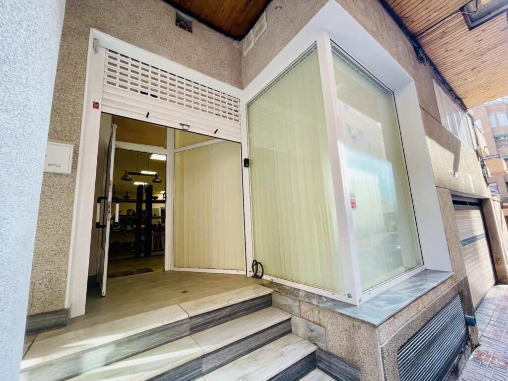 Commercial w Torrevieja - oferta MLSC3773659