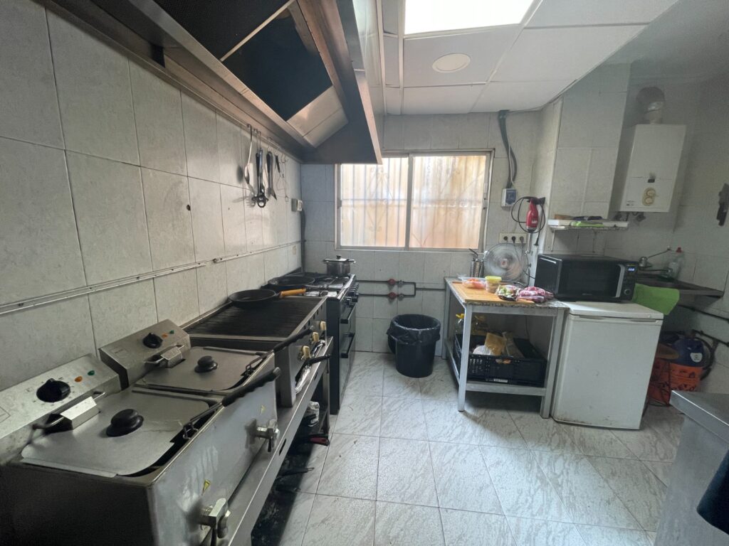 Commercial w Torrevieja - oferta MLSC9615831