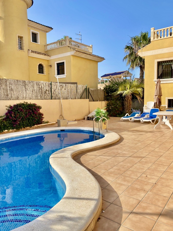 Semi Detached w Villamartin - oferta MLSC767860