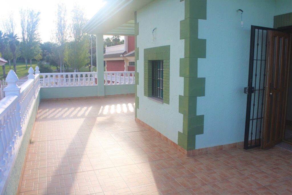 Villa w Los Altos - oferta MLSC9639374