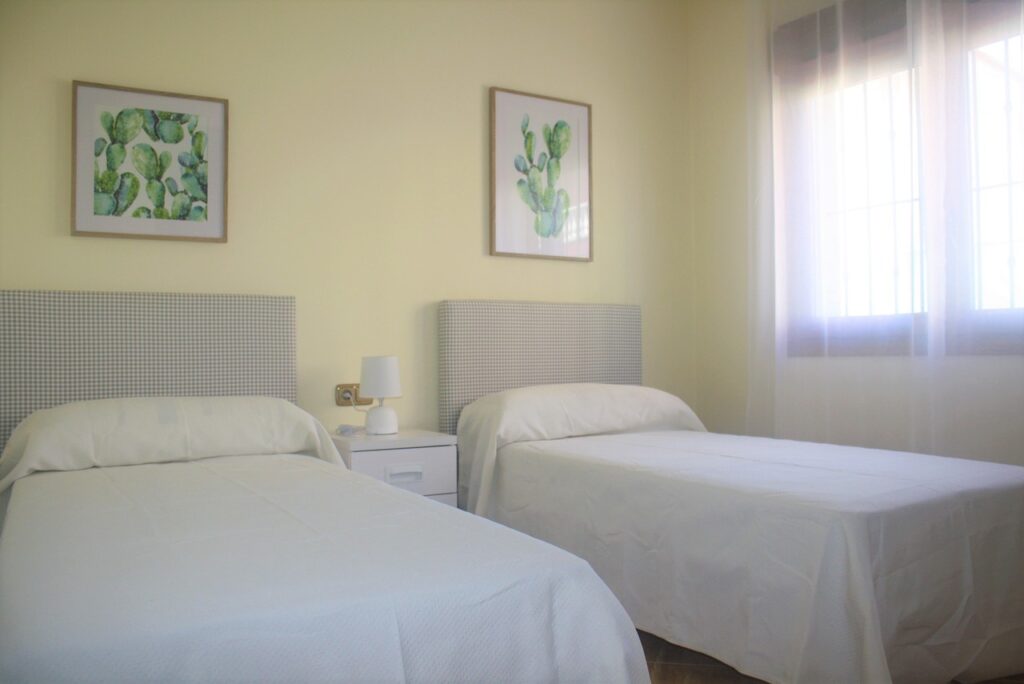 Villa w Los Altos - oferta MLSC9639374
