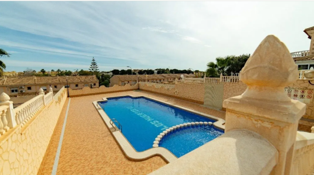 Villa w Los Balcones - oferta MLSC6110871