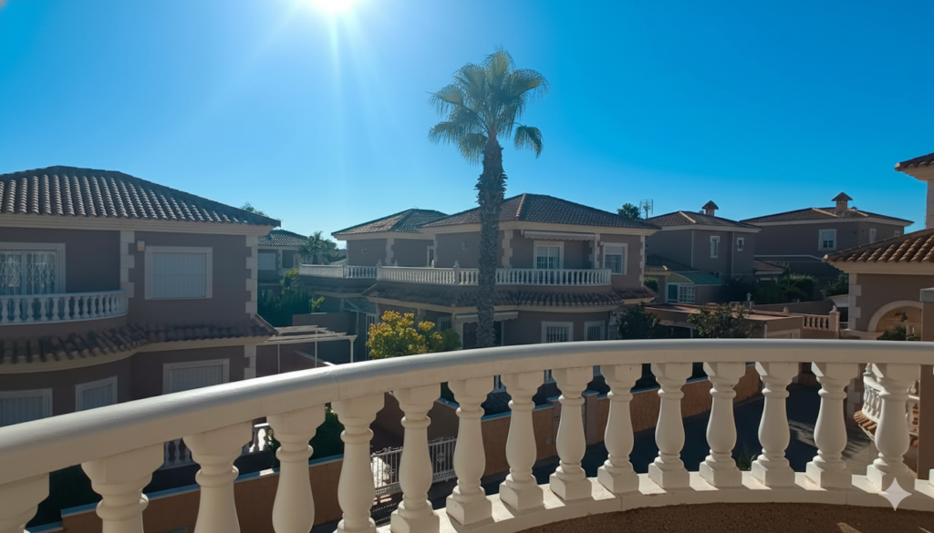 Villa w Los Balcones - oferta MLSC6110871