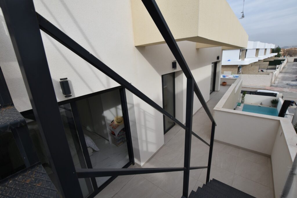 Villa w Los Montesinos - oferta MLSC2586787