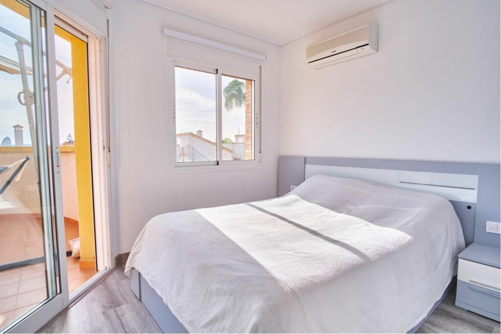 Villa w Los Montesinos - oferta MLSC3733813