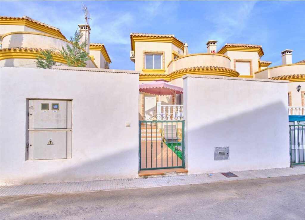 Villa w Los Montesinos - oferta MLSC3733813