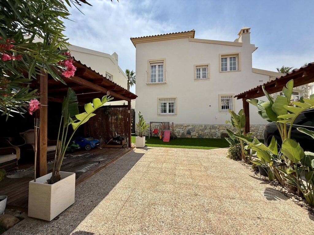 Villa w Orihuela Costa - oferta MLSC1235365