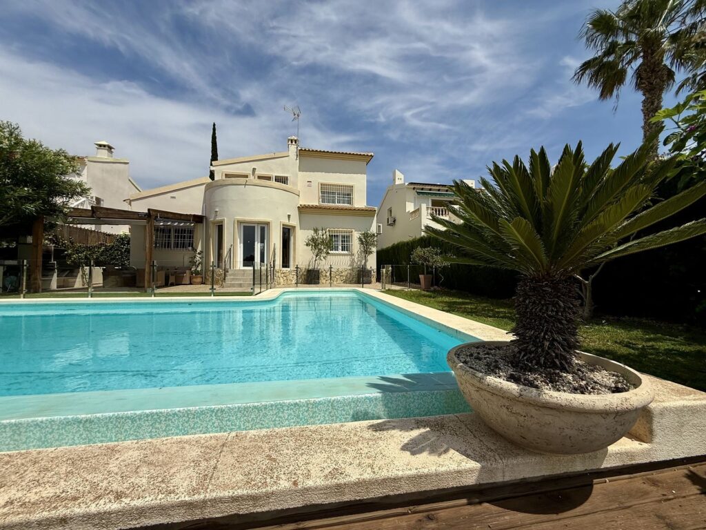 Villa w Orihuela Costa - oferta MLSC1235365