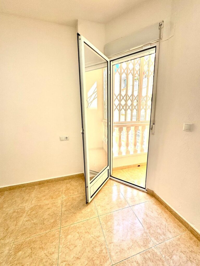 Apartment w Torrevieja - oferta MLSC3044545