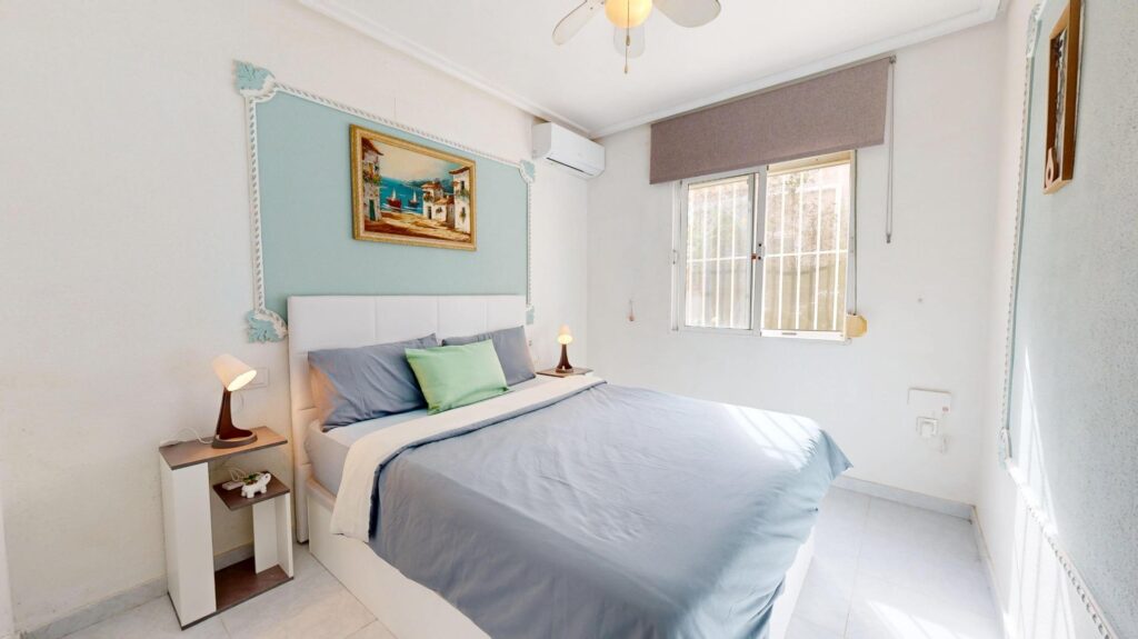 Semi Detached w San Miguel de Salinas - oferta MLSC1326845