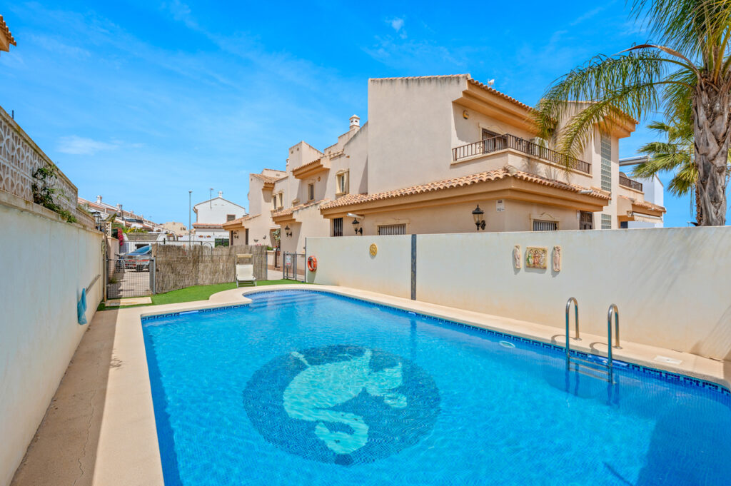 Town House w San Miguel de Salinas - oferta MLSC7444798