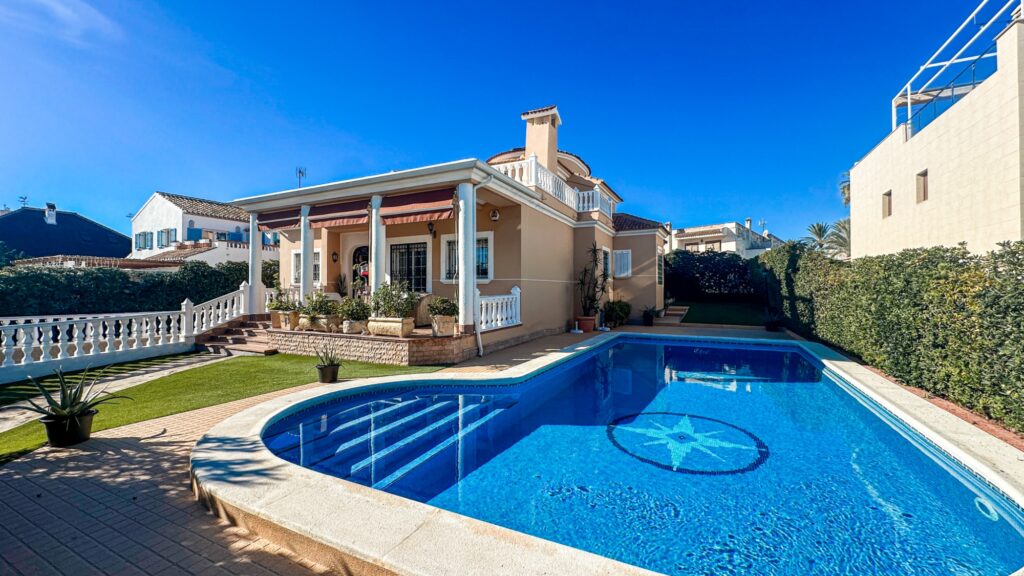 Villa w La Mata - oferta MLSC7452665