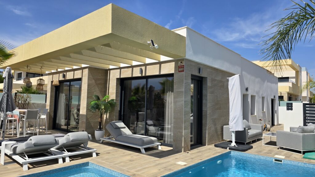Villa w Los Montesinos - oferta MLSC8925039