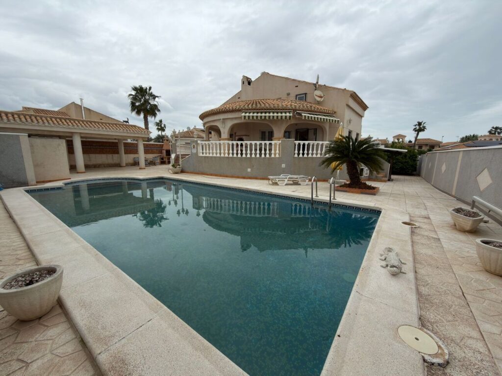 Villa w Playa Flamenca - oferta MLSC4278500