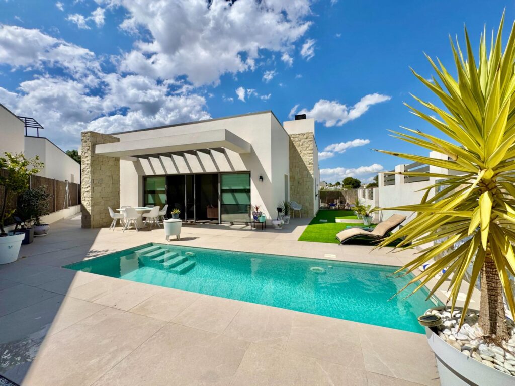 Villa w San Miguel de Salinas - oferta MLSC7527696