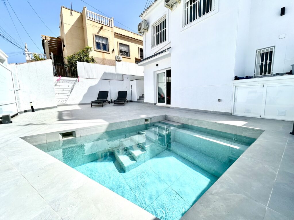 Villa w Villamartin - oferta MLSC8274628