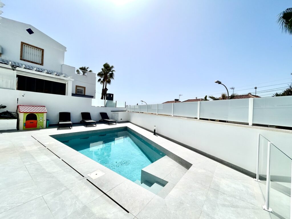 Villa w Villamartin - oferta MLSC8274628