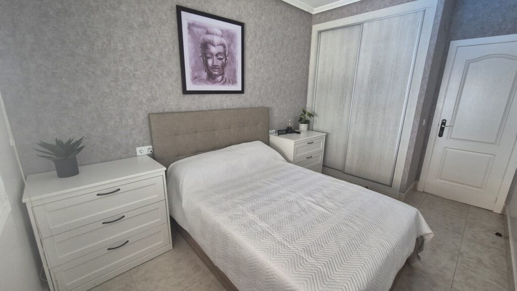Semi Detached w San Miguel de Salinas - oferta MLSC8839802