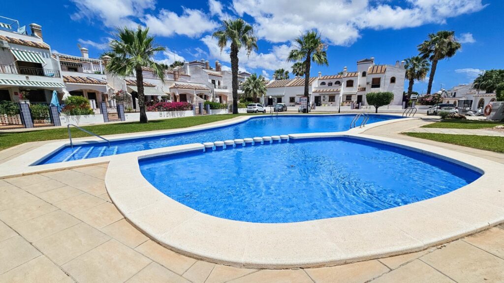 Town House w Orihuela Costa - oferta MLSC5324123
