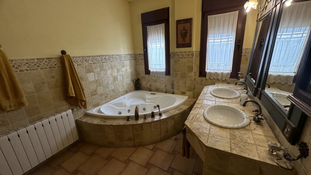Town House w San Miguel de Salinas - oferta MLSC2613115