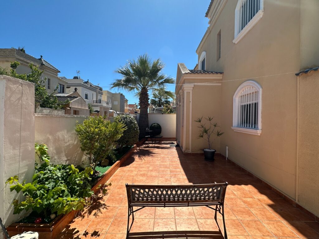 Villa w Torrevieja - oferta MLSC3164212