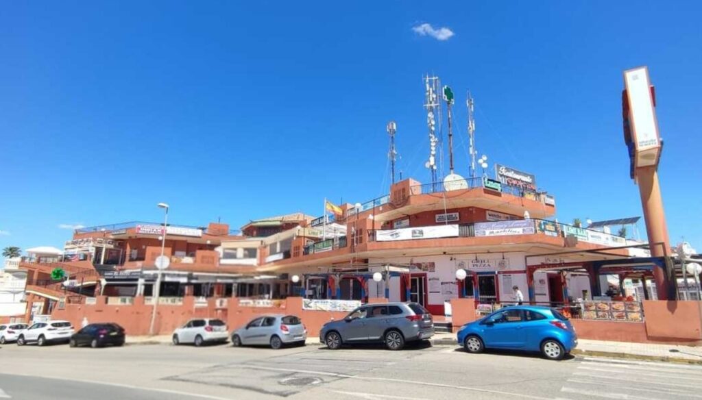Commercial w Los Altos - oferta MLSC4974204
