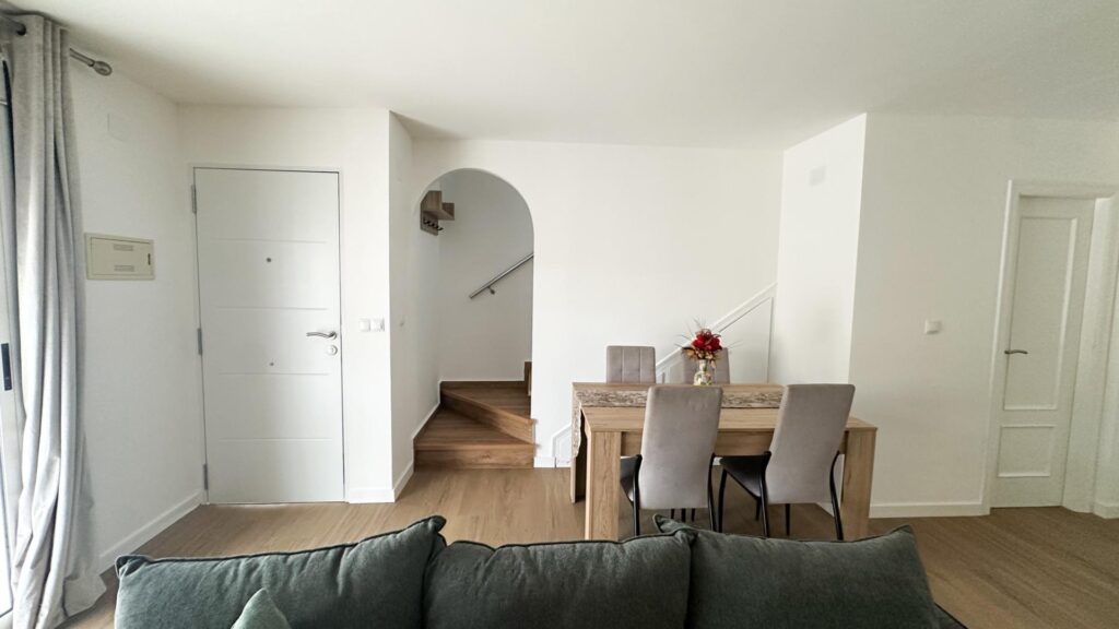 Duplex w San Miguel de Salinas - oferta MLSC8976203