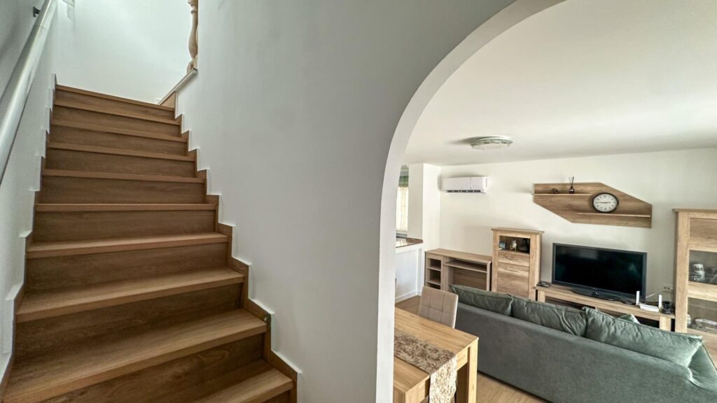 Duplex w San Miguel de Salinas - oferta MLSC8976203