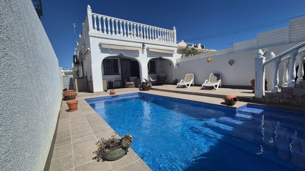 Semi Detached w Villamartin - oferta MLSC9767001