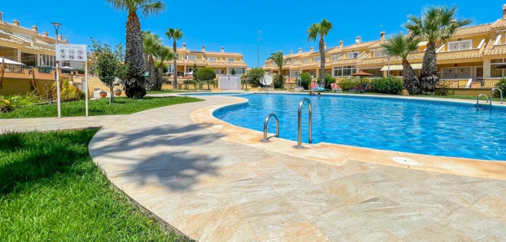 Town House w Orihuela Costa - oferta MLSC7696405