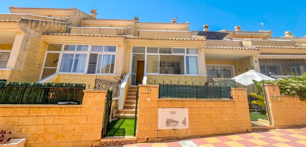 Town House w Orihuela Costa - oferta MLSC7696405