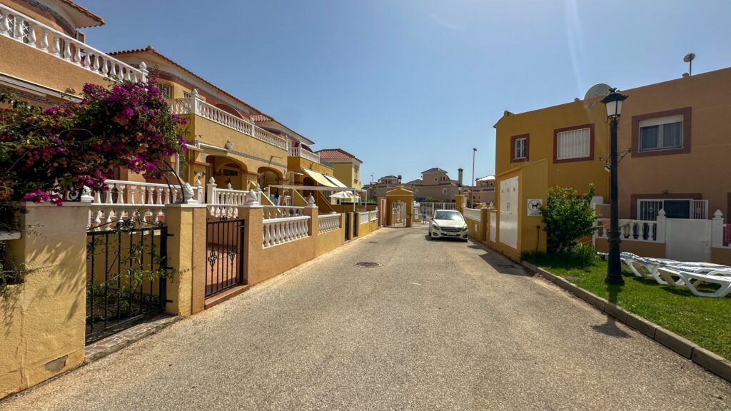 Town House w Orihuela Costa - oferta MLSC7905726