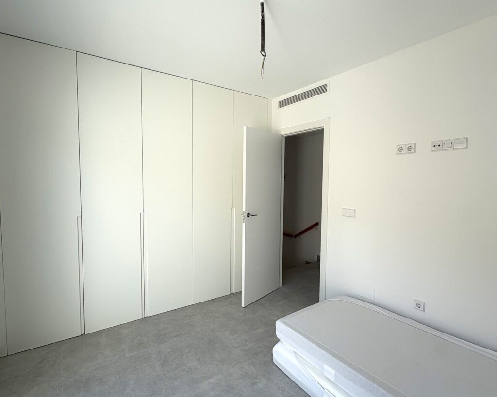 Villa w Cox - oferta MLSC5712305