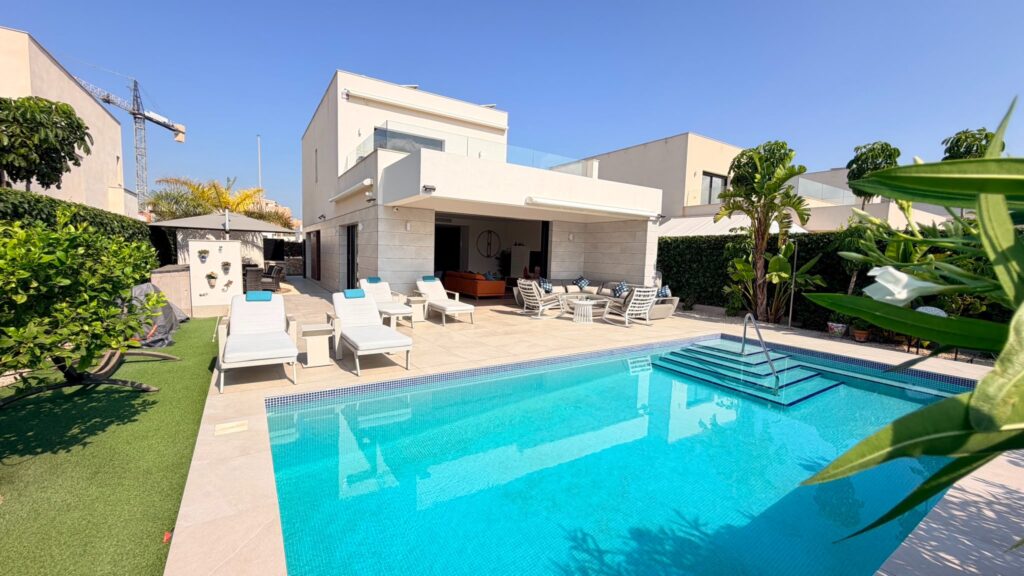 Villa w Los Montesinos - oferta MLSC776522