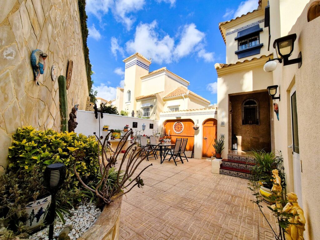 Villa w Villamartin - oferta MLSC8795140