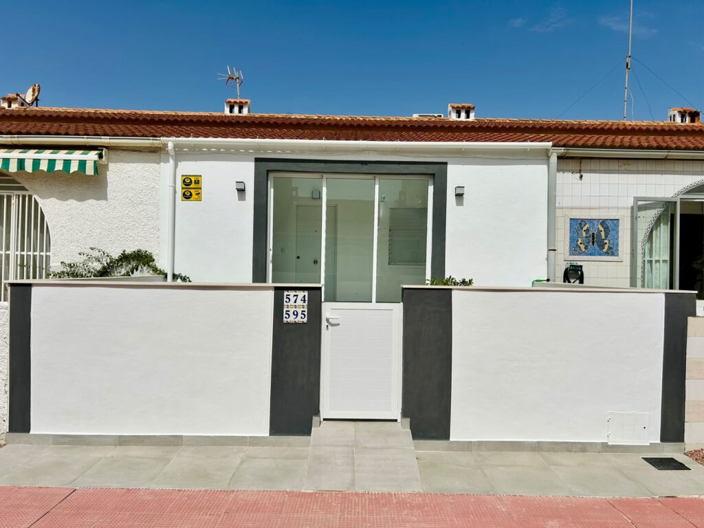 Bungalow w La Siesta - oferta MLSC8383687