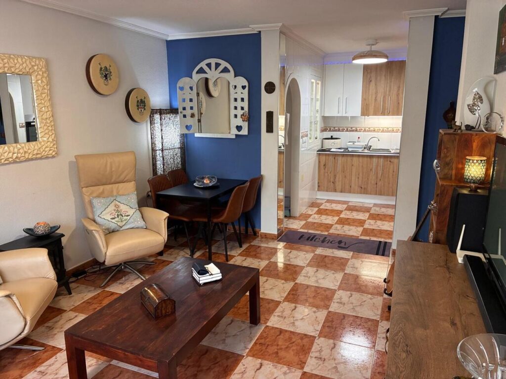 Semi Detached w Lomas de Caboroig - oferta MLSC8943230