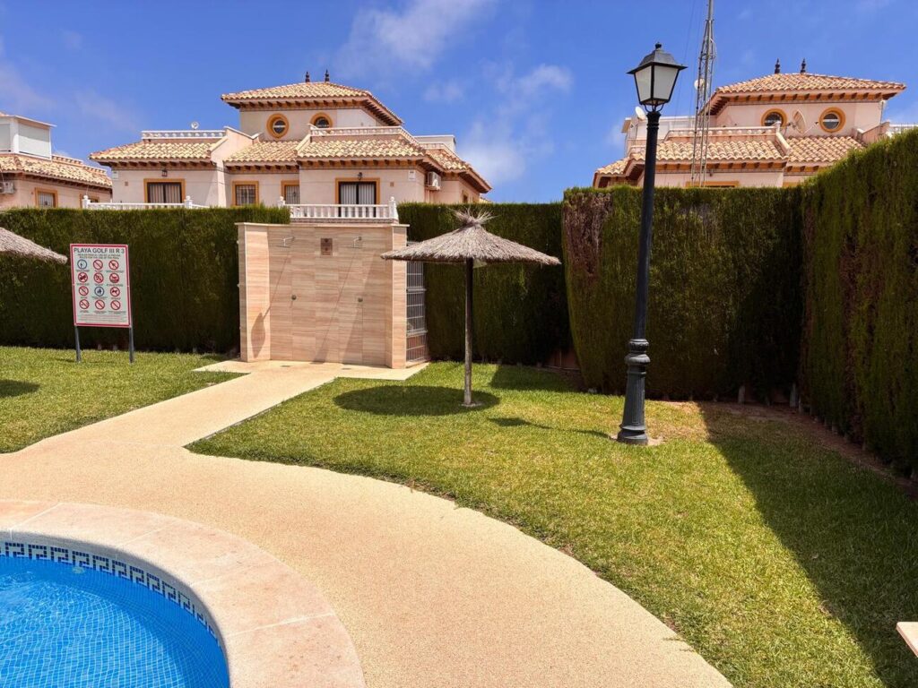 Semi Detached w Lomas de Caboroig - oferta MLSC8943230