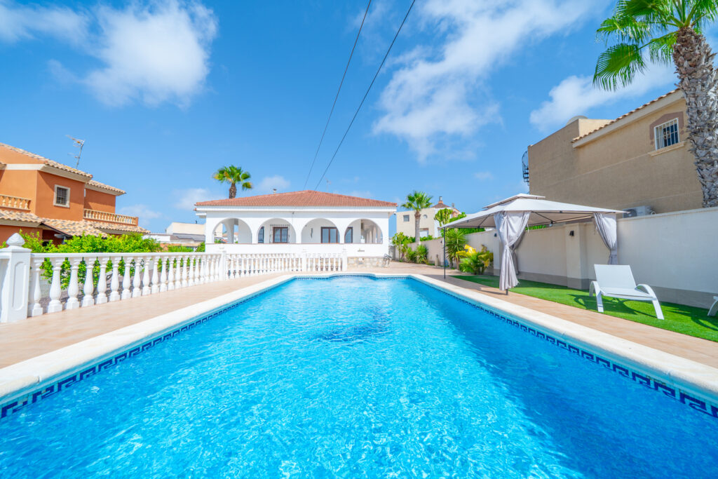 Villa w Los Balcones - oferta MLSC3144855