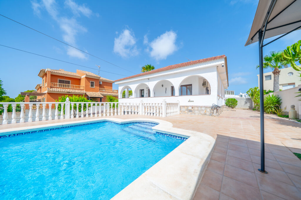 Villa w Los Balcones - oferta MLSC3144855